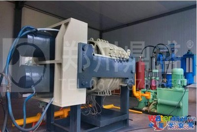 十九大報(bào)告中明確指出:&ldquo;建設(shè)生態(tài)文明是中華民族永續(xù)發(fā)展的千年大計(jì)&rdquo;,而污泥的無害化與資源化處置問題備受關(guān)注。&rdquo; 大環(huán)境下 污泥壓濾機(jī)廠家銷量出現(xiàn)新高峰